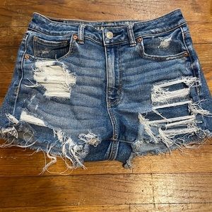 Dark wash American Eagle ripped jean shorts Size:6